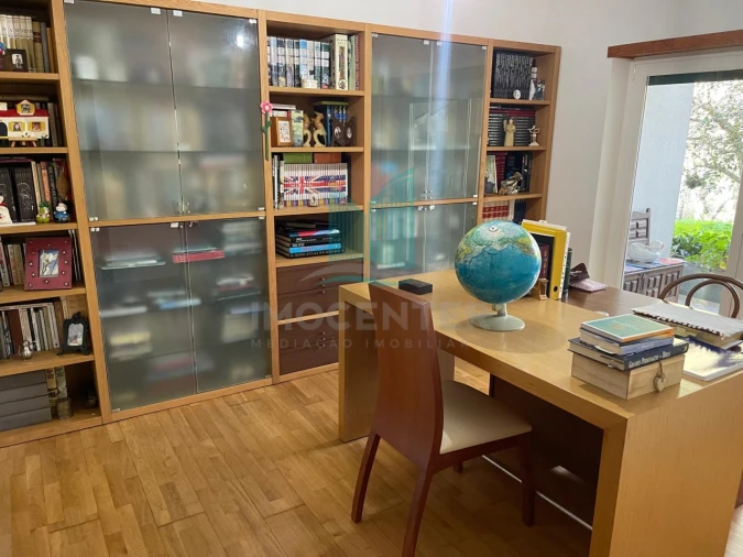 Moradia T4 para Venda em Carriço Foto 19