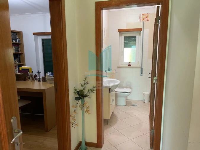 Moradia T4 para Venda em Carriço Foto 24