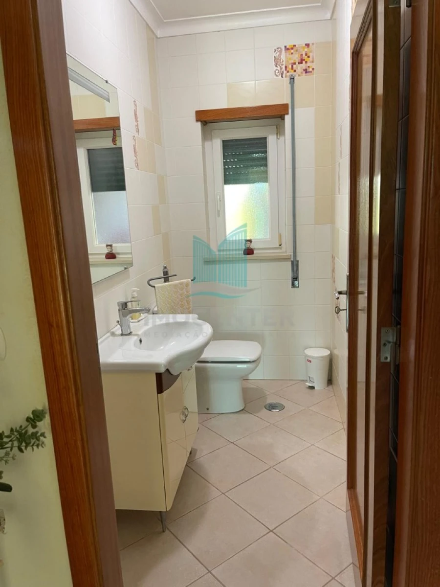 Moradia T4 para Venda em Carriço Foto 28