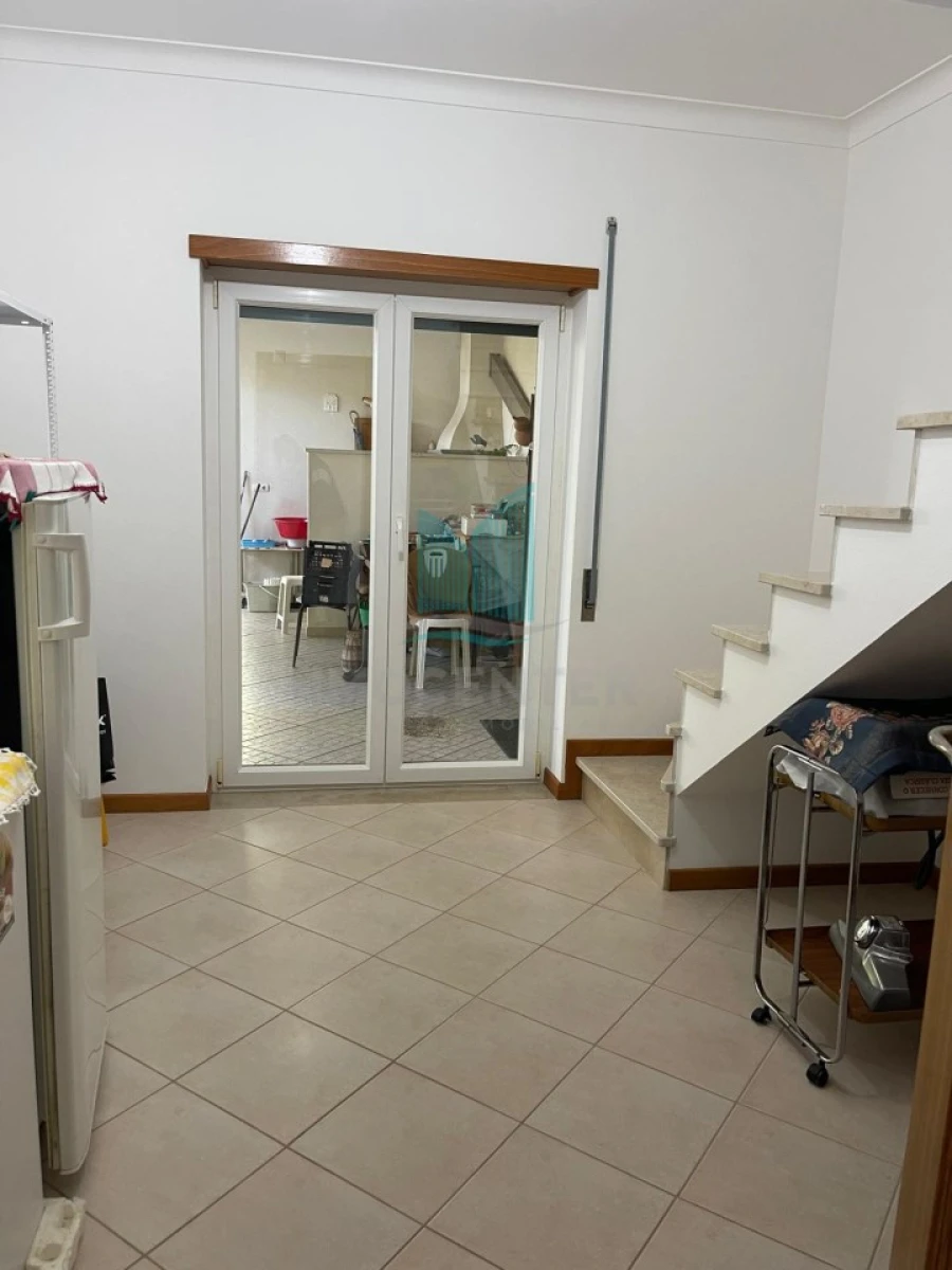 Moradia T4 para Venda em Carriço Foto 30