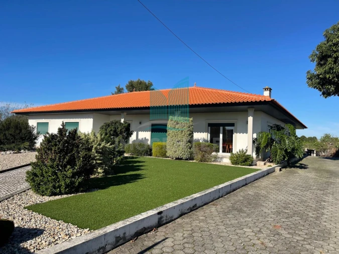 Moradia T4 para Venda em Carriço Foto 39