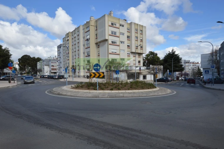Loja para Venda em Algés, Linda-A-Velha e Cruz Quebrada-Dafundo Foto 5
