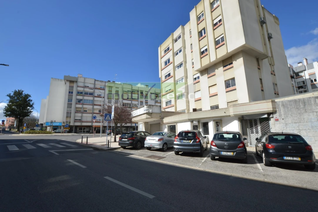 Loja para Arrendamento em Algés, Linda-A-Velha e Cruz Quebrada-Dafundo Foto 2