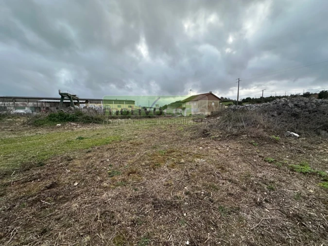 Terreno Comércio / Armazém para Venda em Almargem do Bispo, Pêro Pinheiro e Montelavar