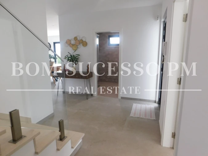 Moradia T4 para Venda em Vau Foto 27