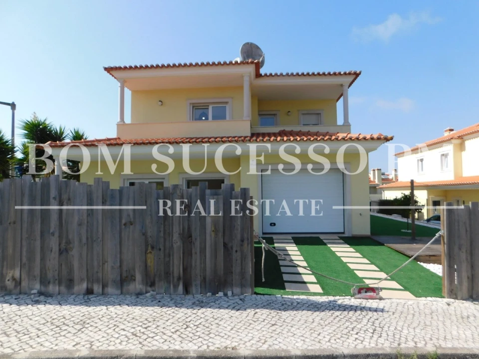 Moradia T4 para Venda em Vau Foto 10