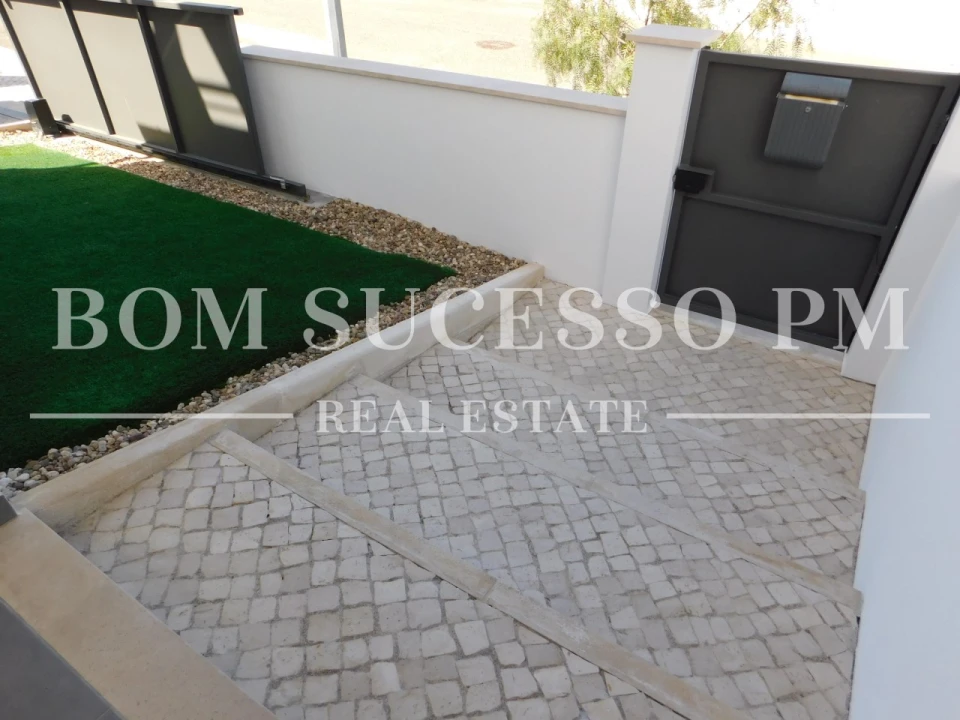 Moradia T4 para Venda em Cela Foto 6