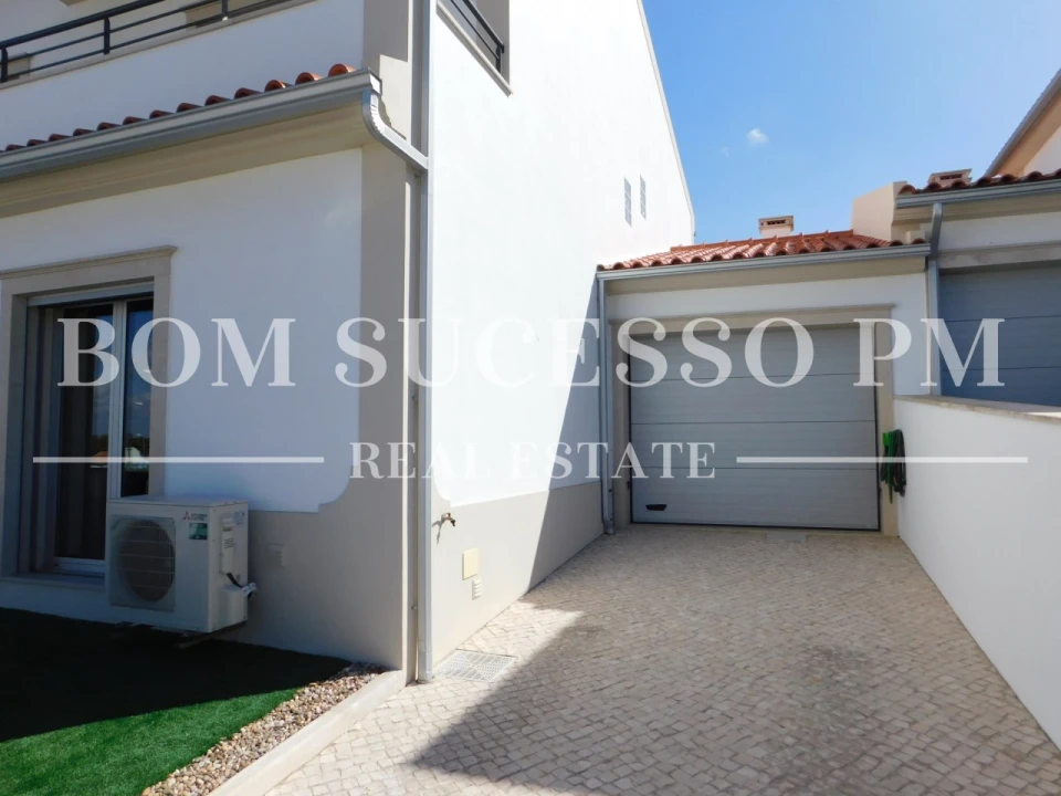 Moradia T4 para Venda em Cela Foto 29