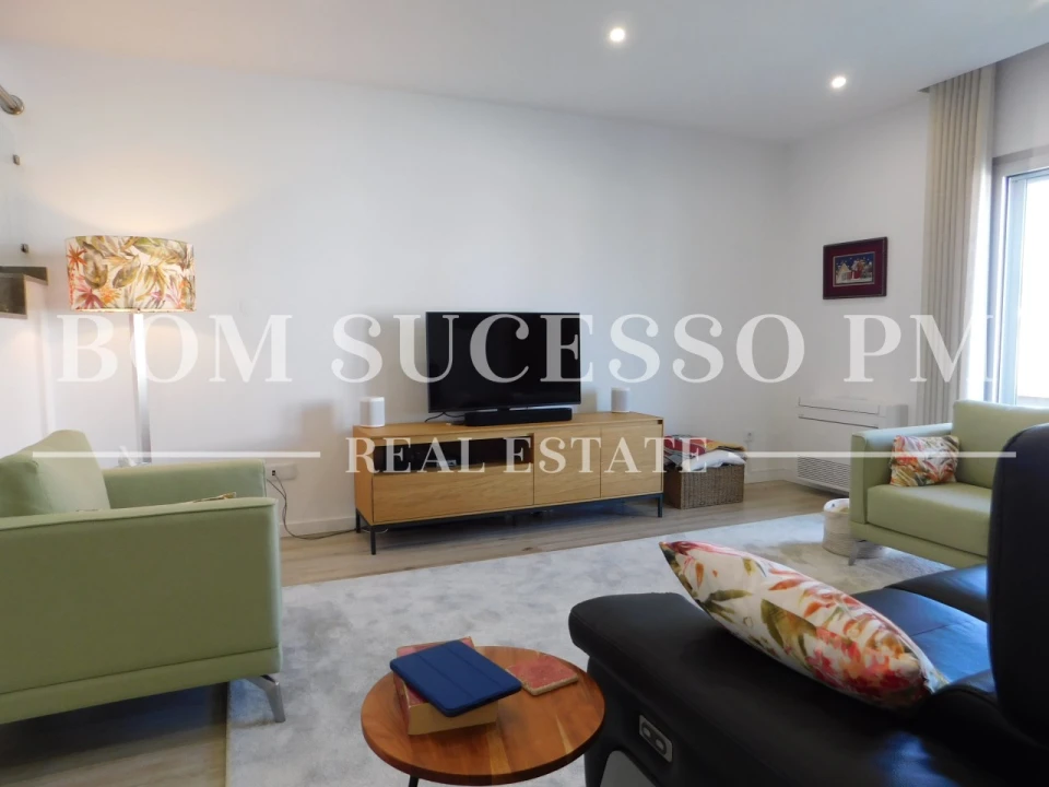 Moradia T4 para Venda em Cela Foto 3