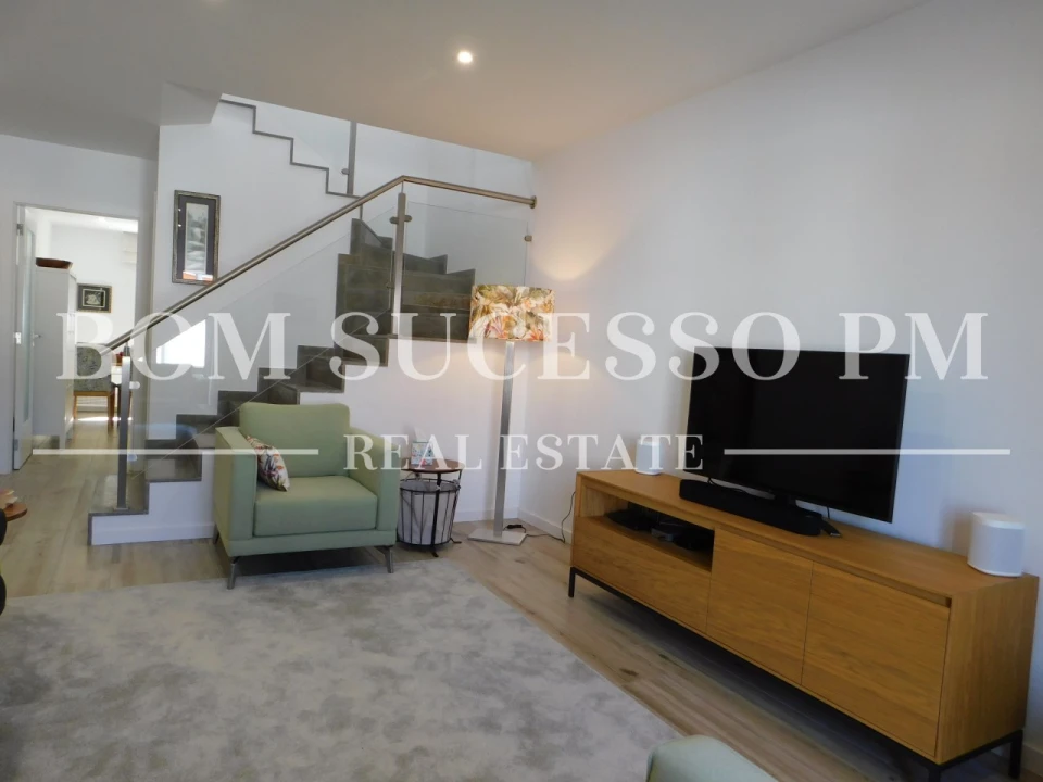 Moradia T4 para Venda em Cela Foto 9