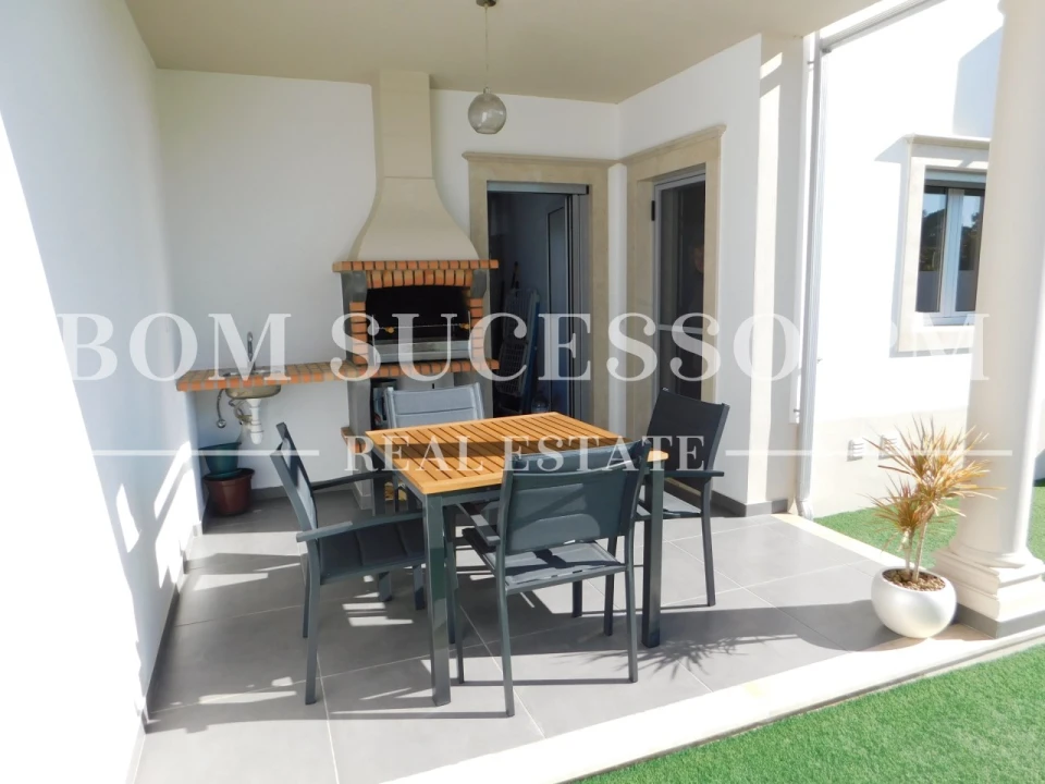 Moradia T4 para Venda em Cela Foto 31