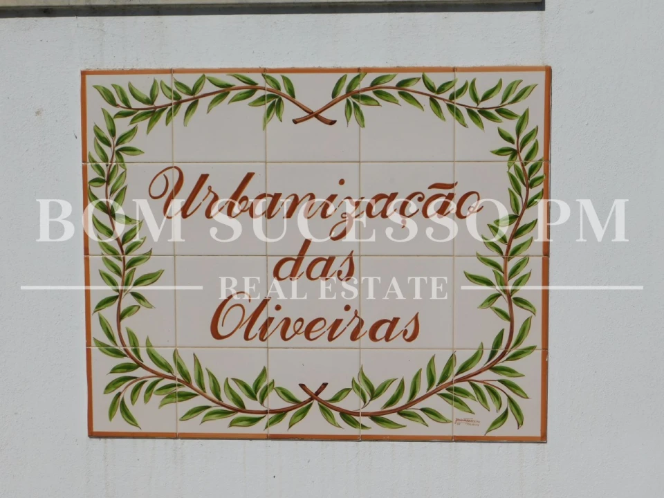 Moradia T4 para Venda em Cela Foto 40