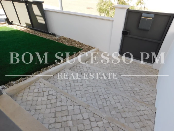 Moradia T4 para Venda em Cela Foto 6