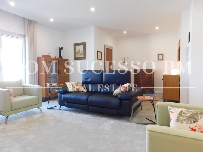 Moradia T4 para Venda em Cela Foto 8