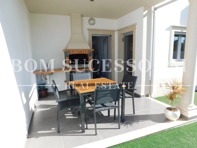 Moradia T4 para Venda em Cela Foto 31