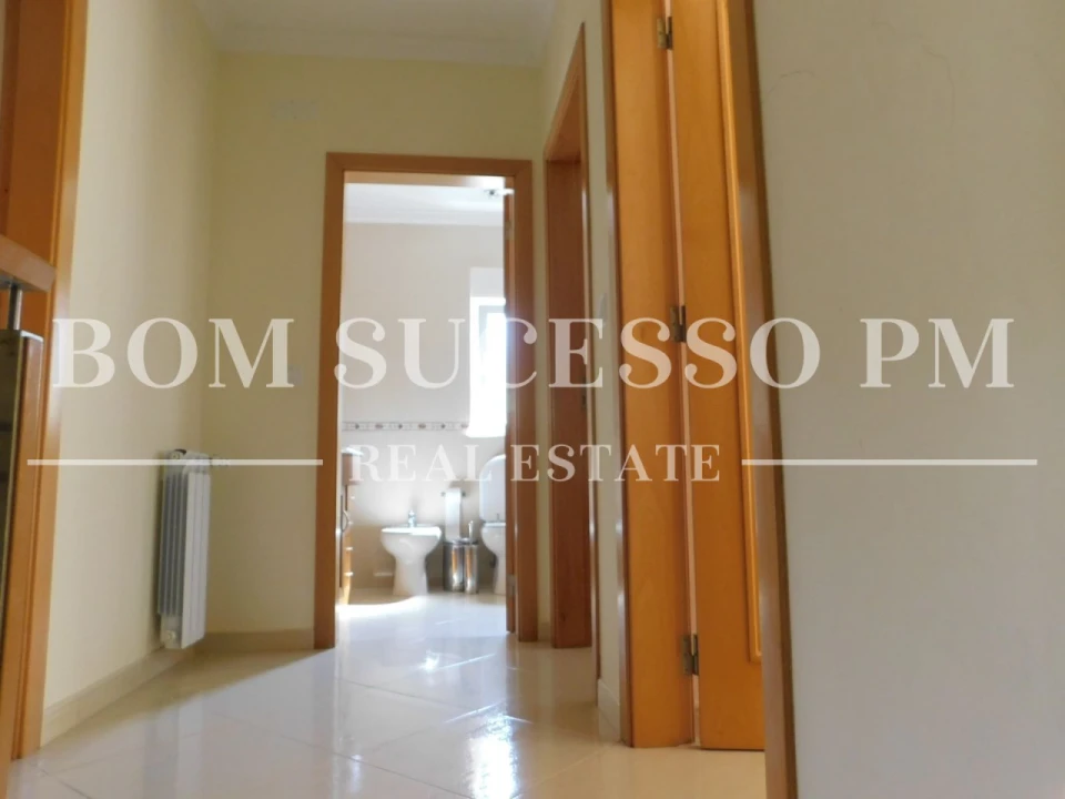 Moradia T4 para Venda em Vau Foto 19