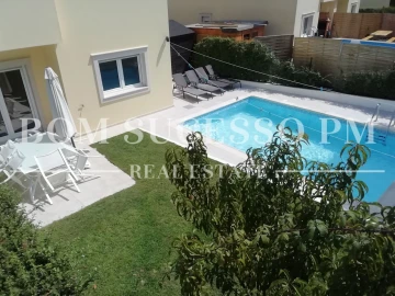 Moradia T4 para Venda em Vau