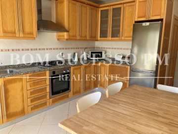 Moradia T4 para Venda em Vau