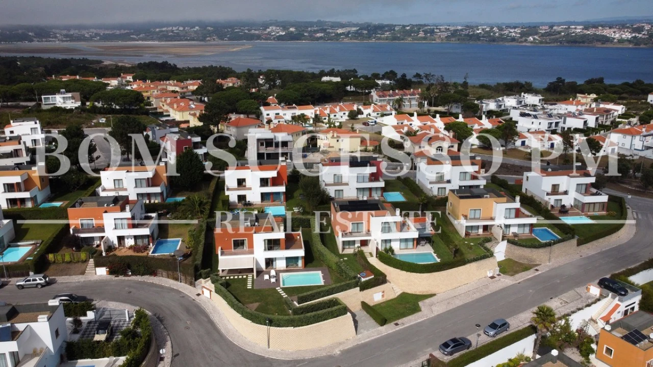 Moradia T3 para Venda em Vau Foto 6