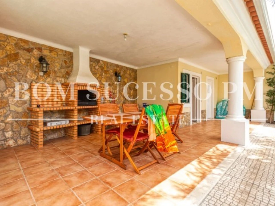 Moradia T4 para Venda em Vau Foto 33
