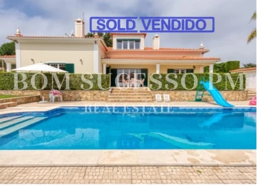 Moradia T4 para Venda em Vau