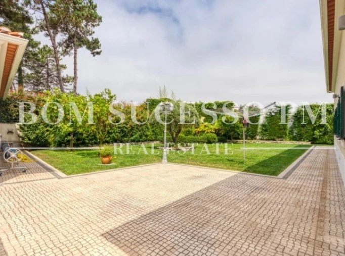 Moradia T4 para Venda em Vau Foto 36