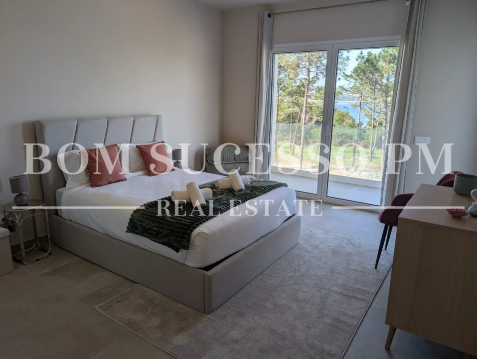 Moradia T4 para Venda em Vau Foto 12