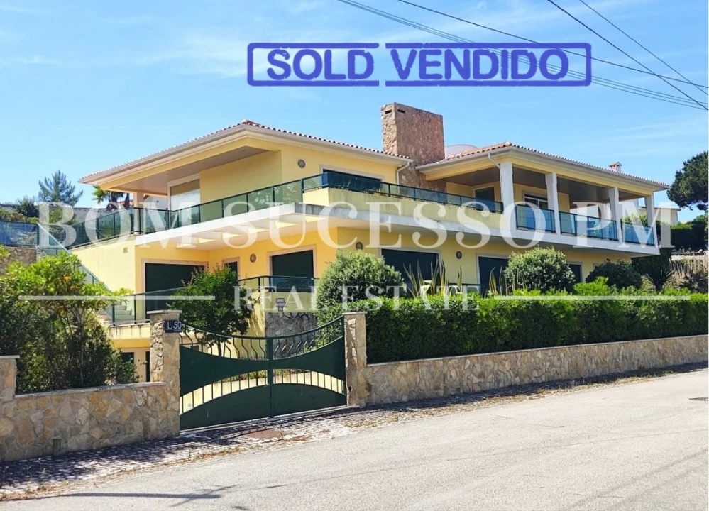 Moradia T5 para Venda em Vau Foto 1