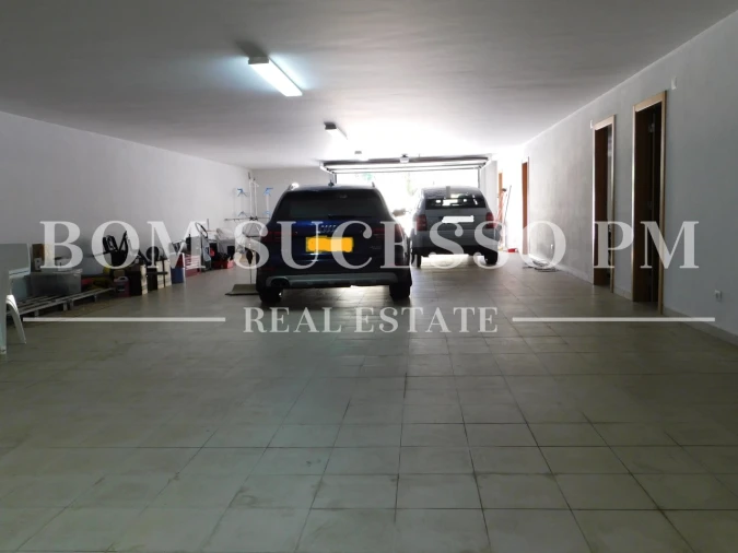Moradia T5 para Venda em Vau Foto 12