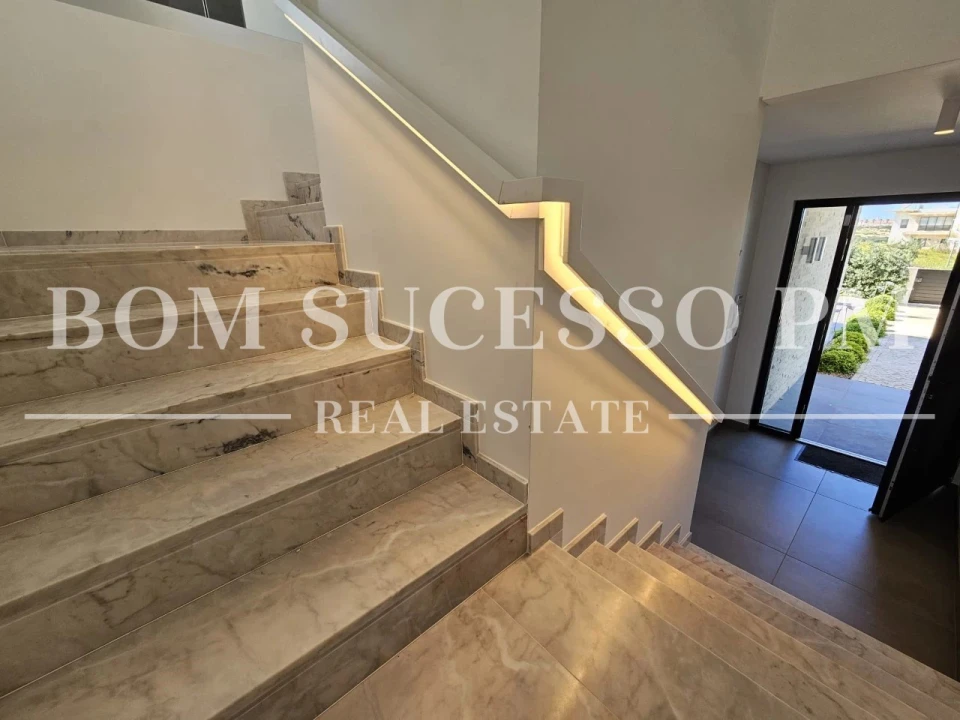 Moradia T4 para Venda em Amoreira Foto 13