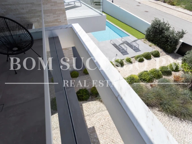 Moradia T4 para Venda em Amoreira Foto 9