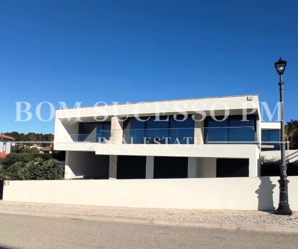 Moradia T4 para Venda em Amoreira Foto 3