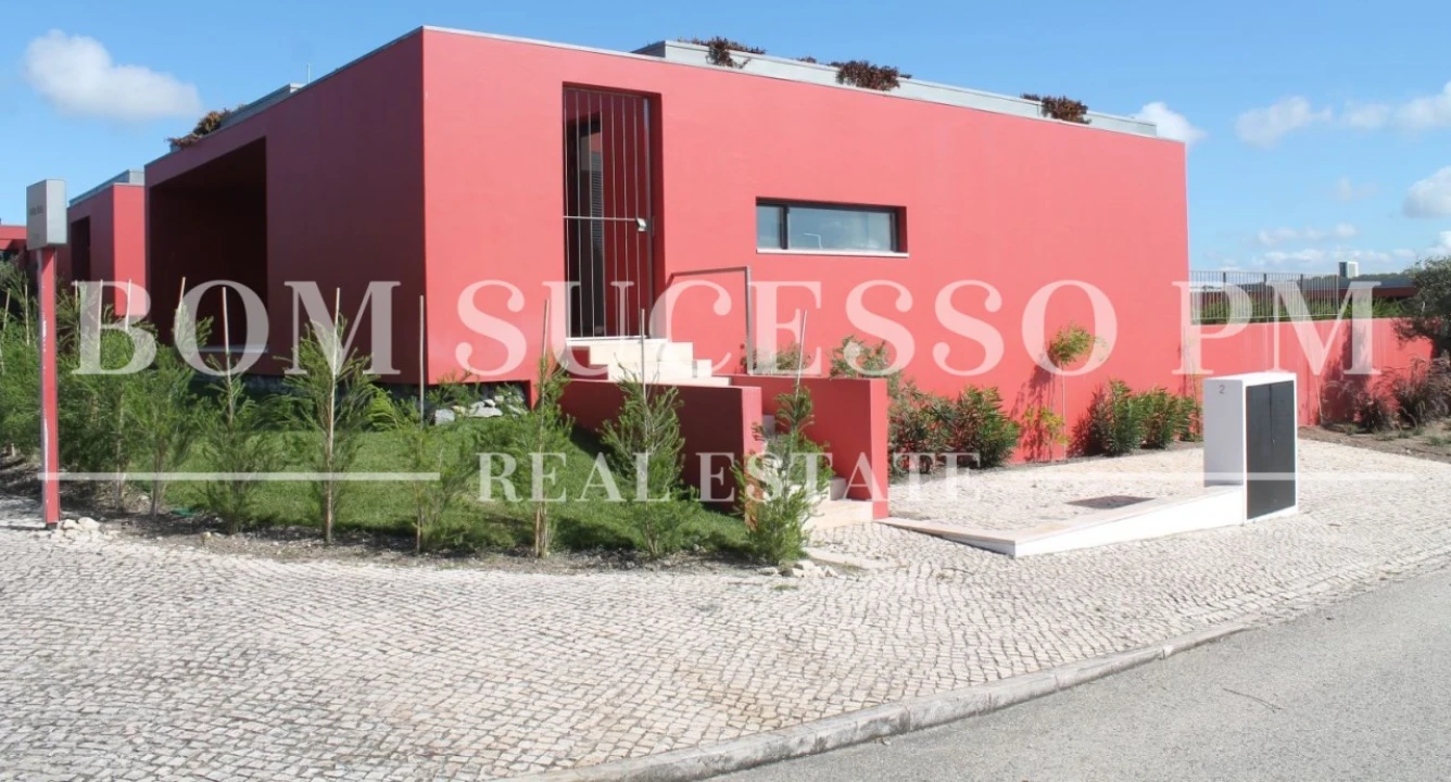 Moradia T4 para Venda em Vau Foto 17