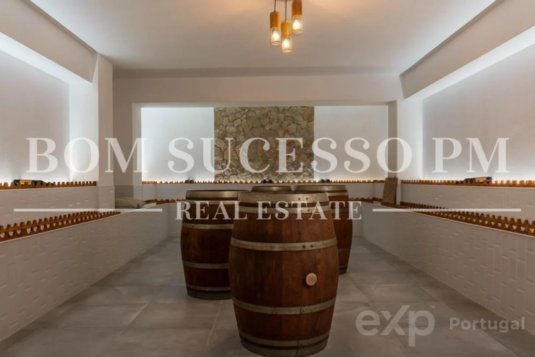 Moradia T9 para Venda em Roliça Foto 5