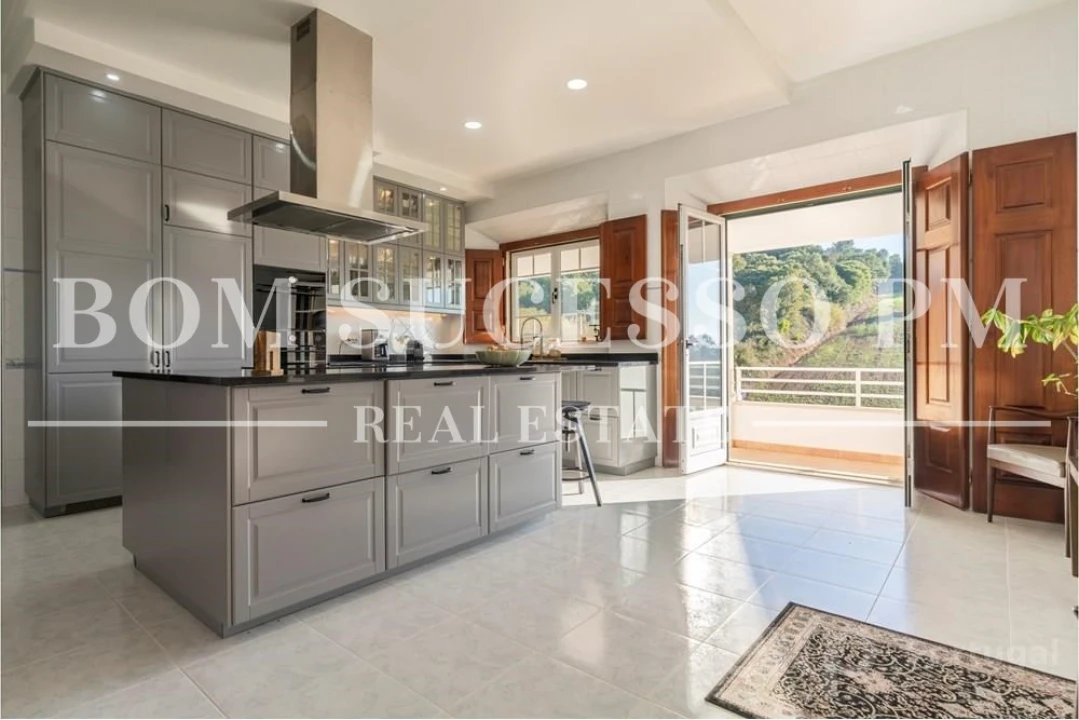 Moradia T9 para Venda em Roliça Foto 4