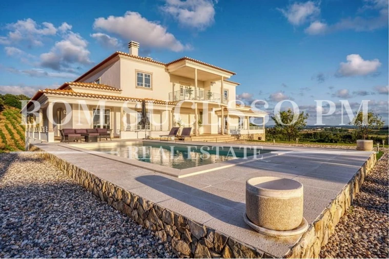 Moradia T9 para Venda em Roliça Foto 2