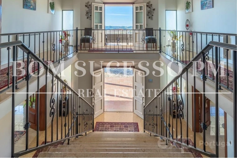 Moradia T9 para Venda em Roliça Foto 3