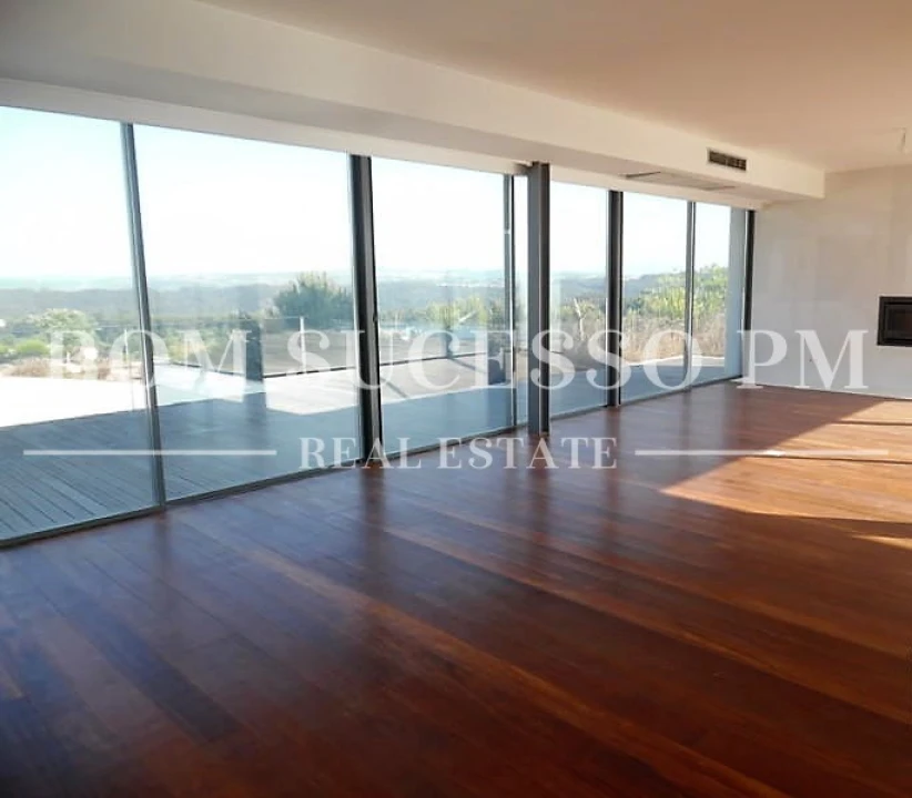 Moradia T4 para Venda em Vau Foto 5