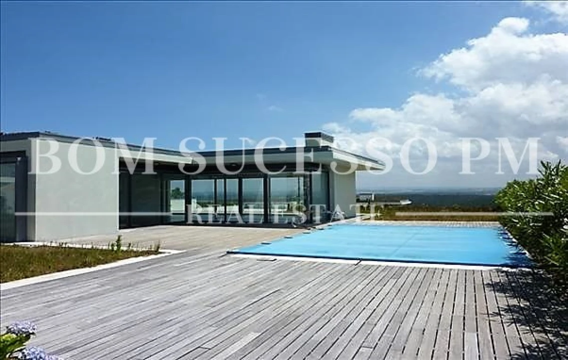 Moradia T4 para Venda em Vau Foto 4