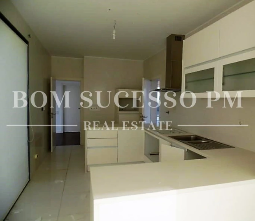 Moradia T4 para Venda em Vau Foto 7