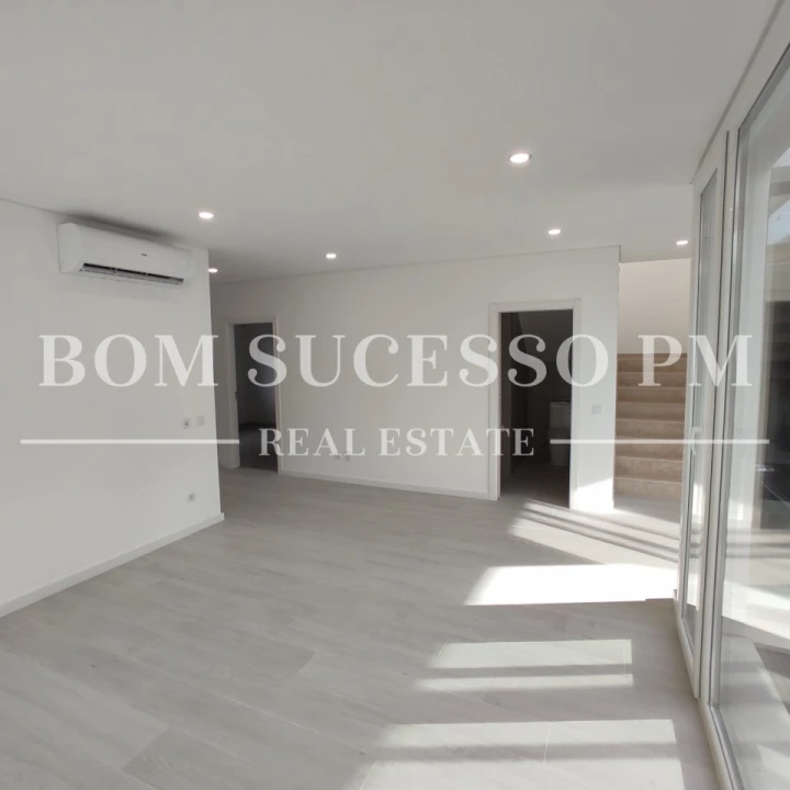 Moradia T4 para Venda em Vau Foto 7