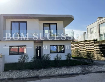 Moradia T4 para Venda em Vau