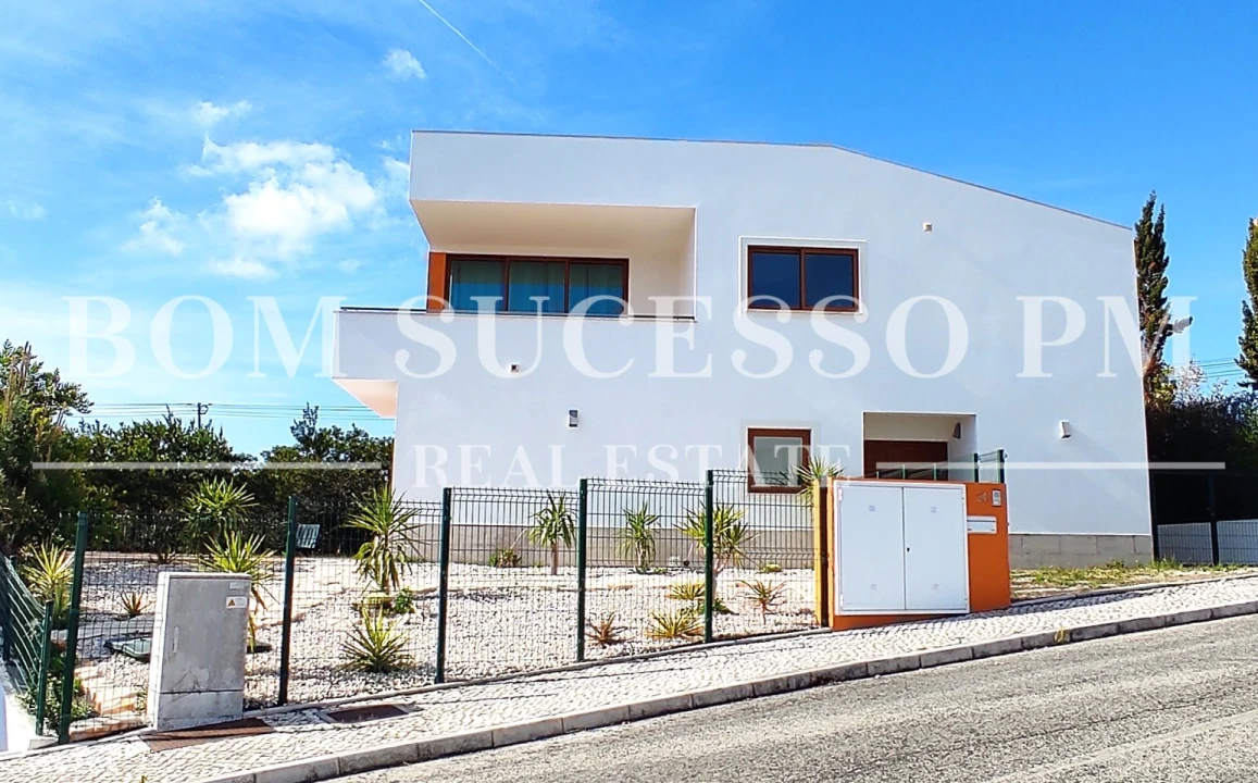 Moradia T3 para Venda em Vau Foto 6