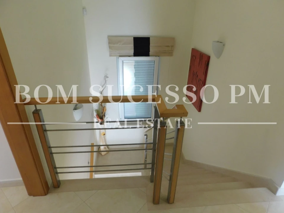 Moradia T4 para Venda em Vau Foto 9