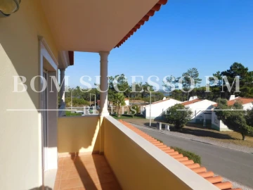 Moradia T4 para Venda em Vau