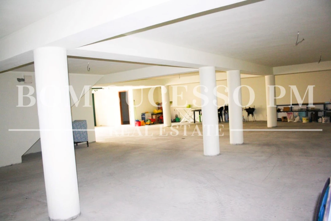 Moradia T4 para Venda em Vau Foto 5