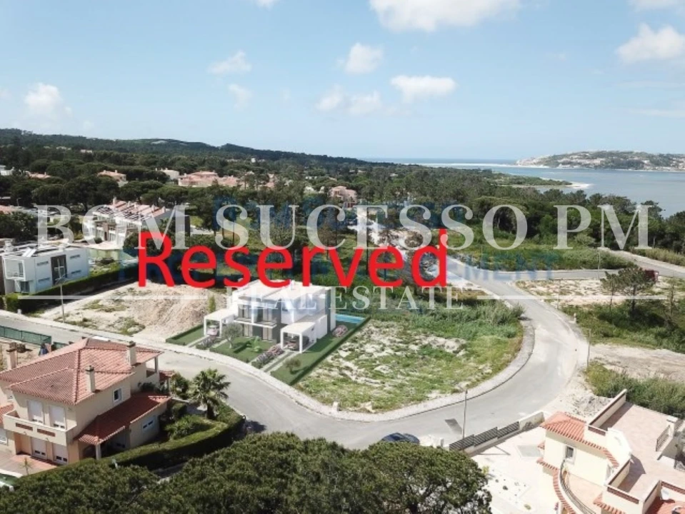 Moradia T4 para Venda em Vau Foto 1