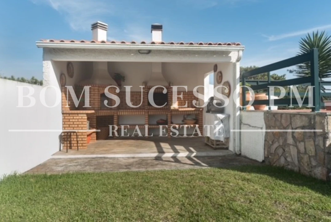 Moradia T4 para Venda em Vau Foto 10