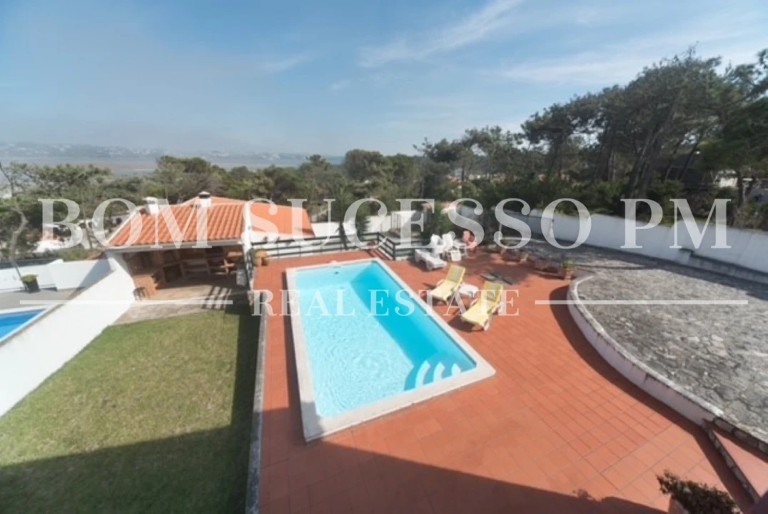 Moradia T4 para Venda em Vau Foto 11
