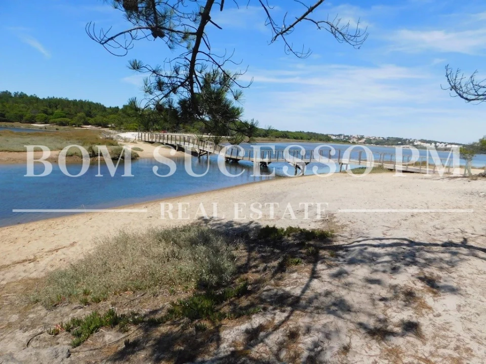 Moradia T4 para Venda em Vau Foto 40
